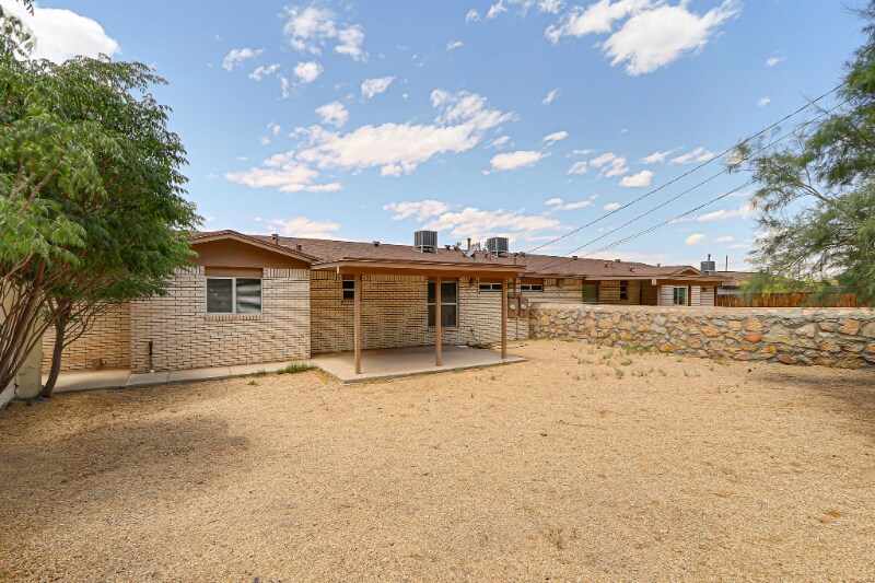 Building Photo - 3214 N Stanton St