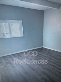 Building Photo - 8310 Oak Forest Ct