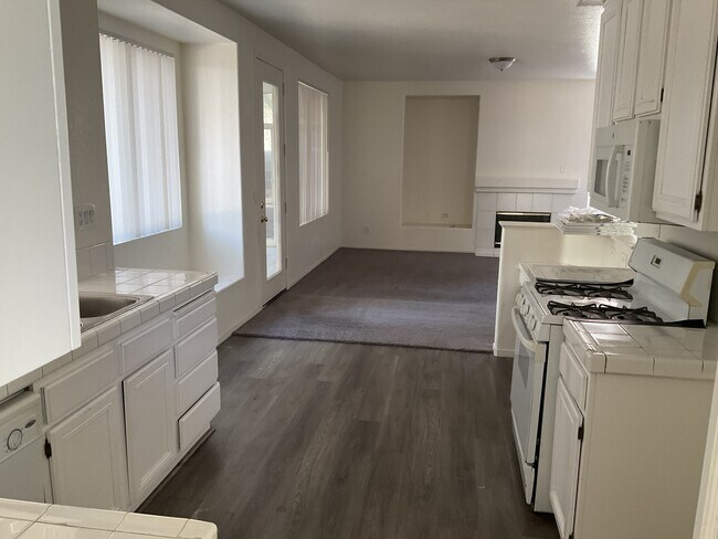 Building Photo - 4799 Zanzibar Ln