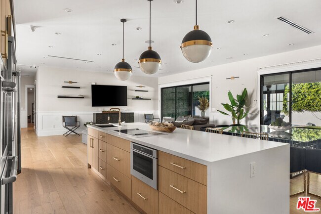 Building Photo - 13339 Margate St