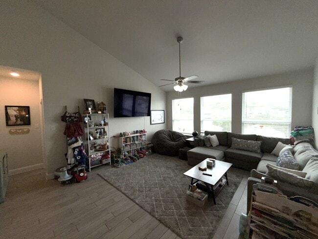 Building Photo - 303 Colorado Cyn