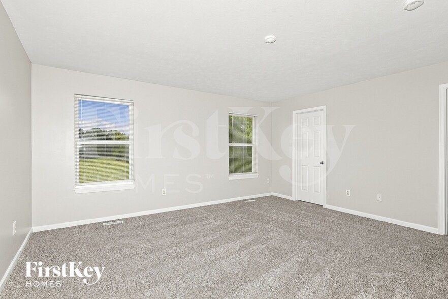 Building Photo - 10368 Platinum Dr