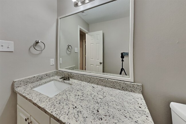 Building Photo - 16716 Foursquare Dr