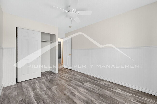 Building Photo - Spacious Home with Central AC and Gas Fire...