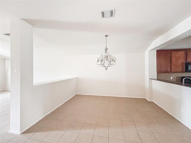 Building Photo - 7810 Squirrel Hollow Dr