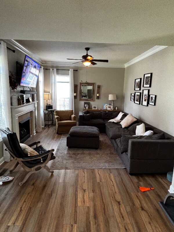 Building Photo - 2440 Waterhaven Dr