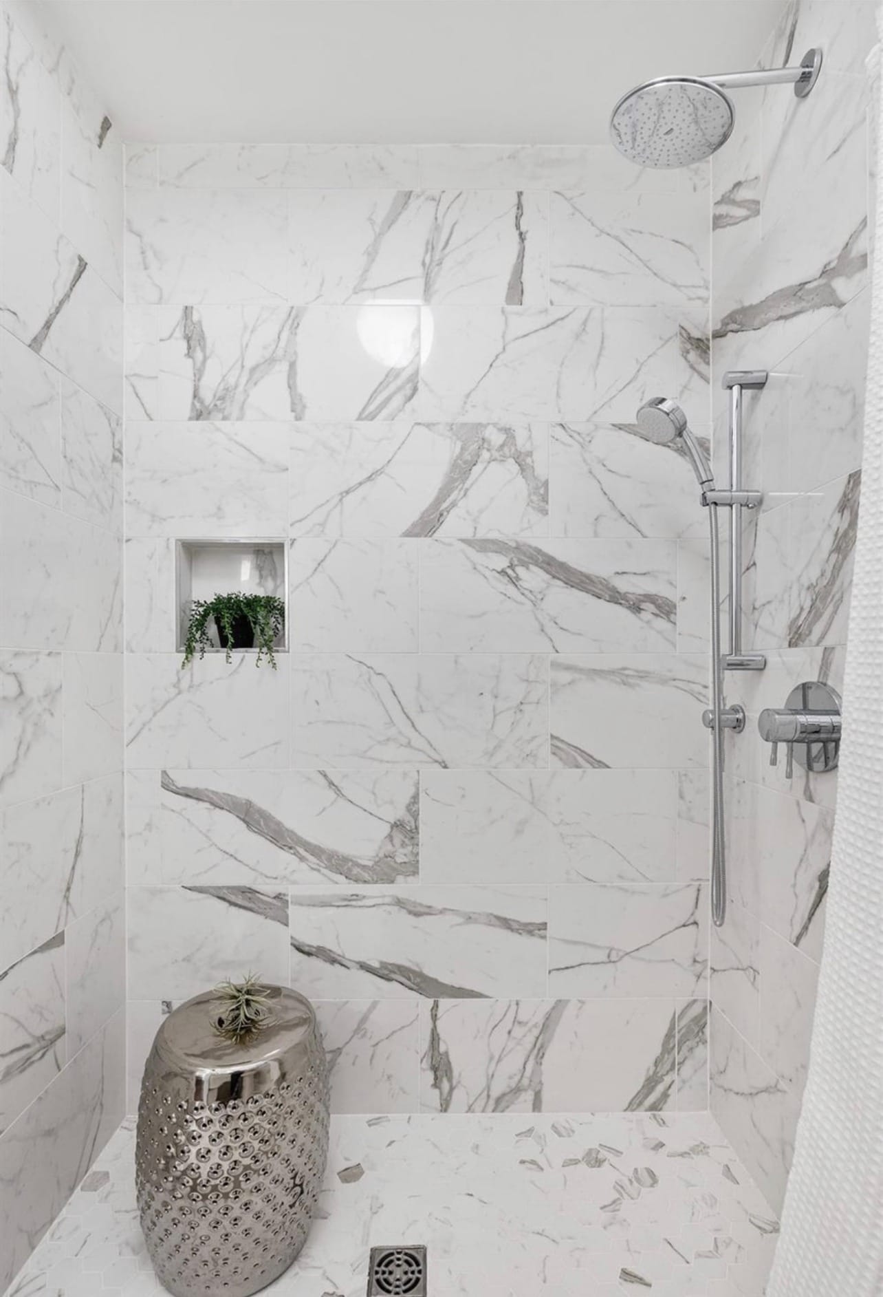 One Bathroom - 2924 Pine St