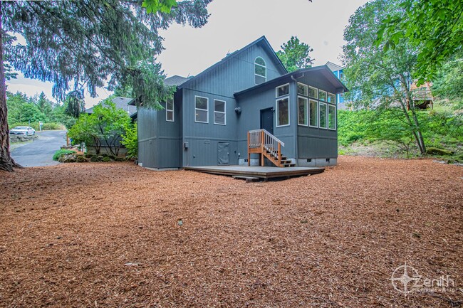 Building Photo - Beautifully Remodeled 5 Bedroom Camas Home...