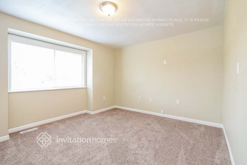 Building Photo - 3525 Crystal Ridge Dr SE