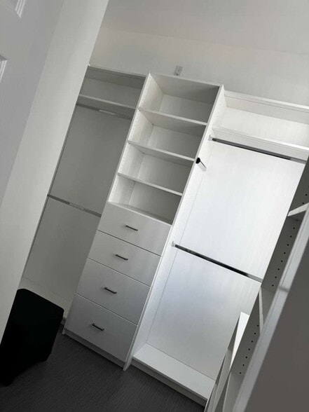 Building Photo - 2150 Van Buren St