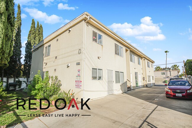 Building Photo - Spacious, Remodeled, One Bedroom with Stai...