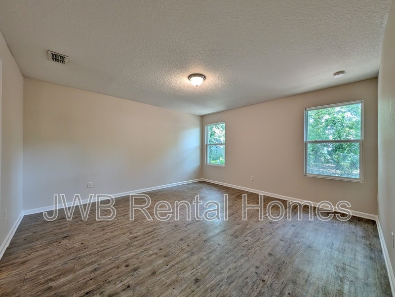 Building Photo - 4054 Gilmore St