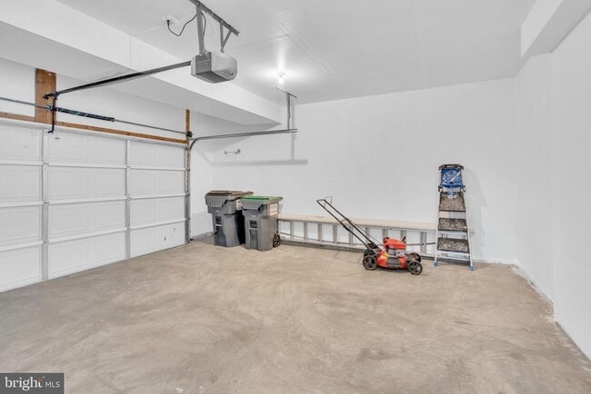 Building Photo - 5413 Silver Maple Ln