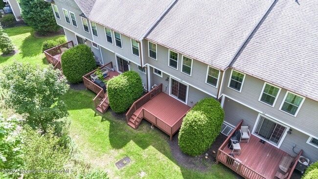 Building Photo - 9 Maple Leaf Dr