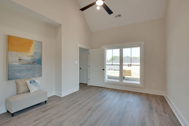 Building Photo - Brand NEW Adorable Craftsman!!!!