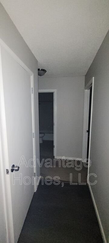 Building Photo - 11418 E 71 St