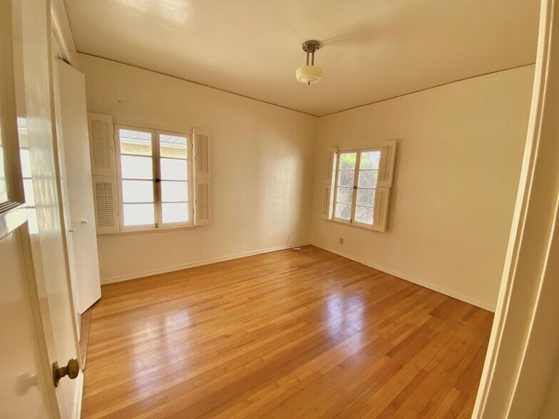 Bedroom from Hallway - 1835 Kelton Ave
