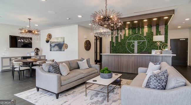 Building Photo - 2250 Oak Rd SW