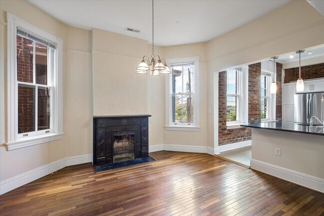 Building Photo - Swanky 2000 sf duplex in the heart of Church Hill