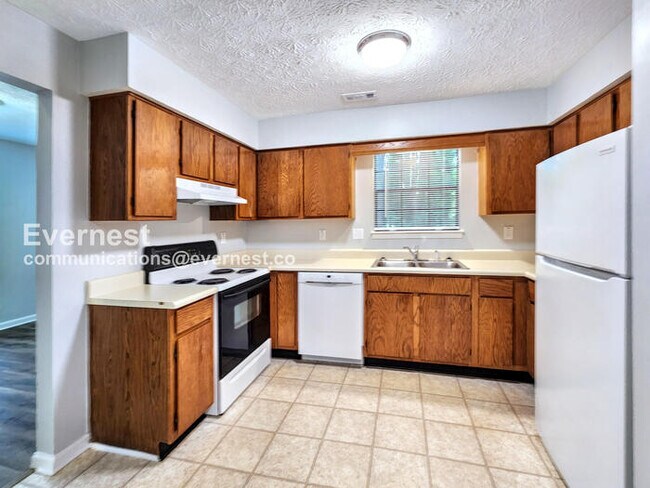 Building Photo - 944 Shiloh Ridge Run NW