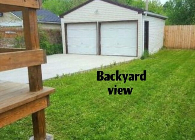 Backyard - 414 Taunton Pl