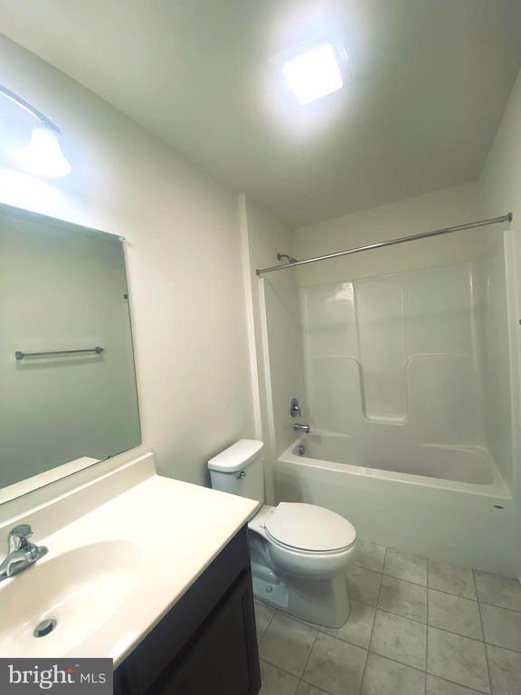 Building Photo - 1445 Carrick Ct