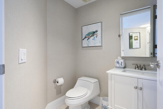 Building Photo - 2700 N Ocean Dr