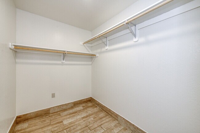 Building Photo - 10196 S Highland Ave