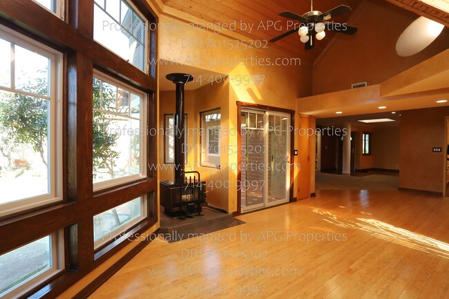 Building Photo - 5411 Park Ave