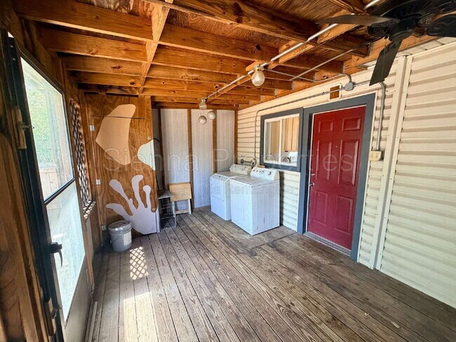 Building Photo - 1509 Willow St