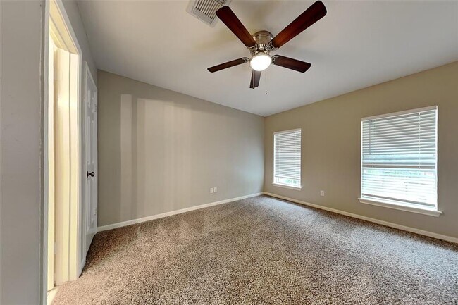 Building Photo - 5811 Laurel Caverns Dr