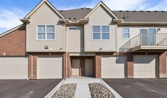 Building Photo - 8292 Heywood Cir