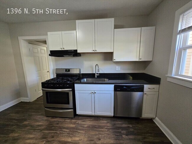 Building Photo - 1396 N 5th St