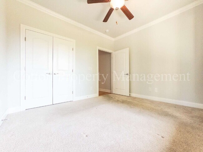 Building Photo - 633 Jenoa Dr