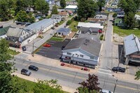 Building Photo - 1004 Main St