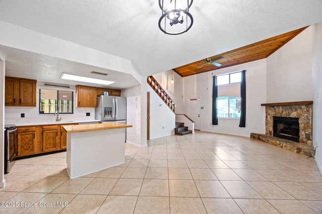 Building Photo - 123 Adams Ave