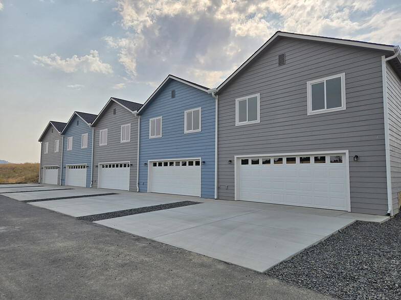Garage View - 1408 Edington Ave