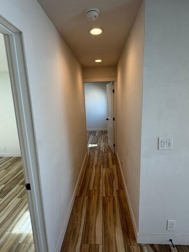 Building Photo - Cozy Carson Back House with Skylights & Washer/Dryer