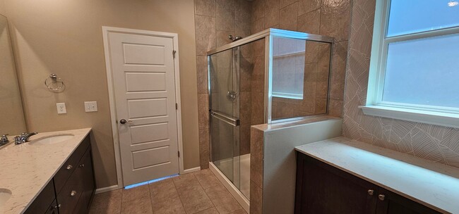 Building Photo - Bremerton Rambler