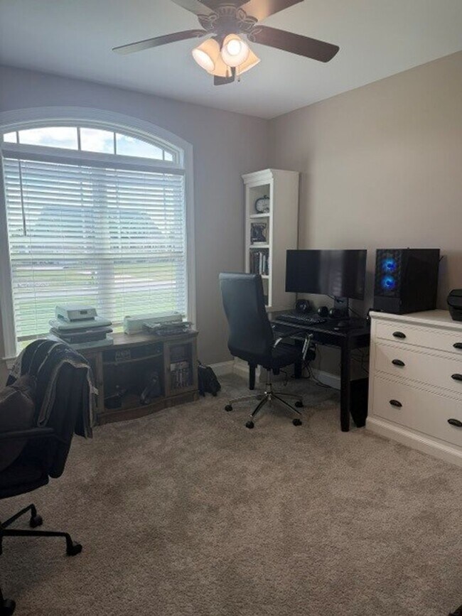 Building Photo - 207 Waverly Dr