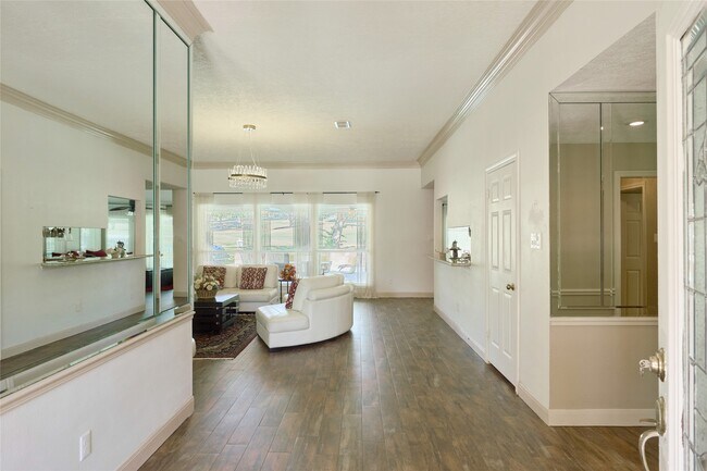 Building Photo - 121 April Waters Dr N