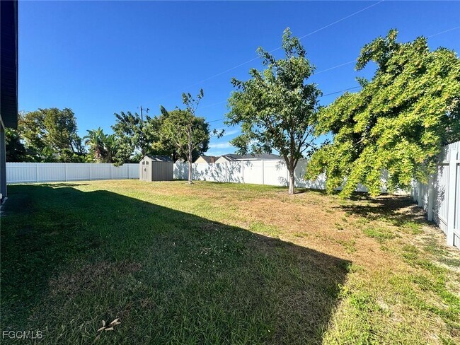 Building Photo - 209 SE 26th Terrace