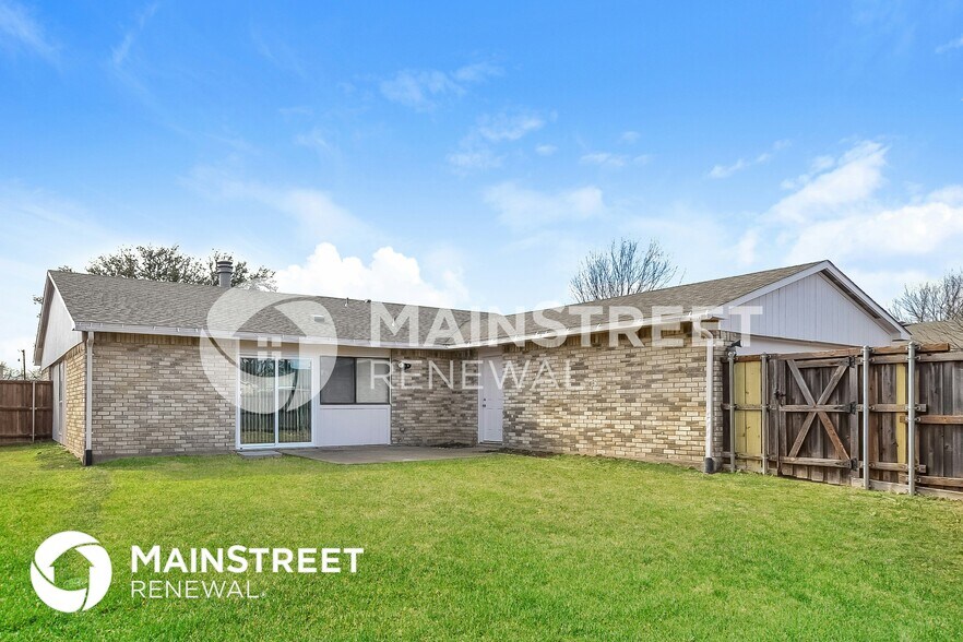 Building Photo - 741 Cambridge Dr