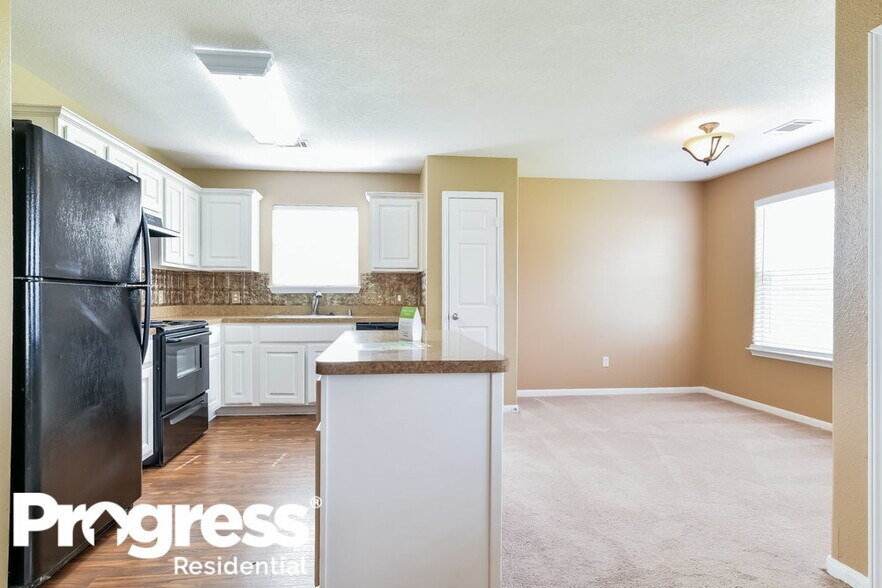 Building Photo - 29006 Red River Loop