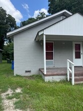 Building Photo - 411 Hadley St SE