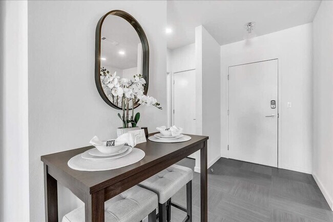 Building Photo - 5100 W Park Ave