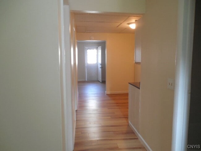 Building Photo - 835 Ann St