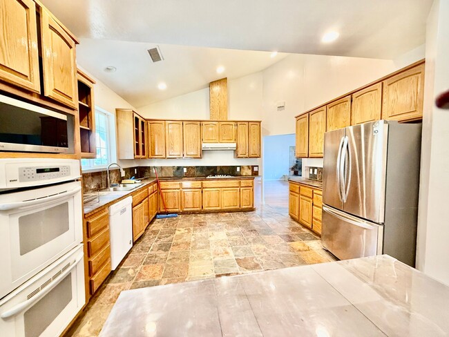 Building Photo - Unique Horse property with 2 units