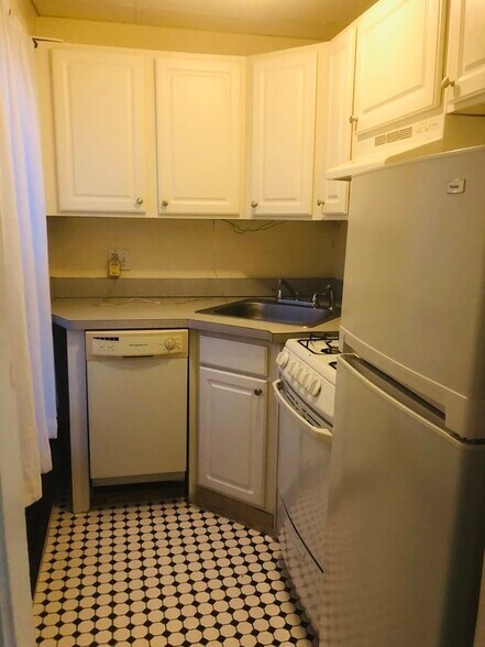 Primary Photo - 26 Inman St