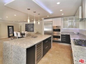 Building Photo - 5354 Lindley Ave